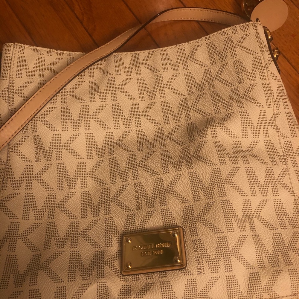 Michael Kors pocketbook